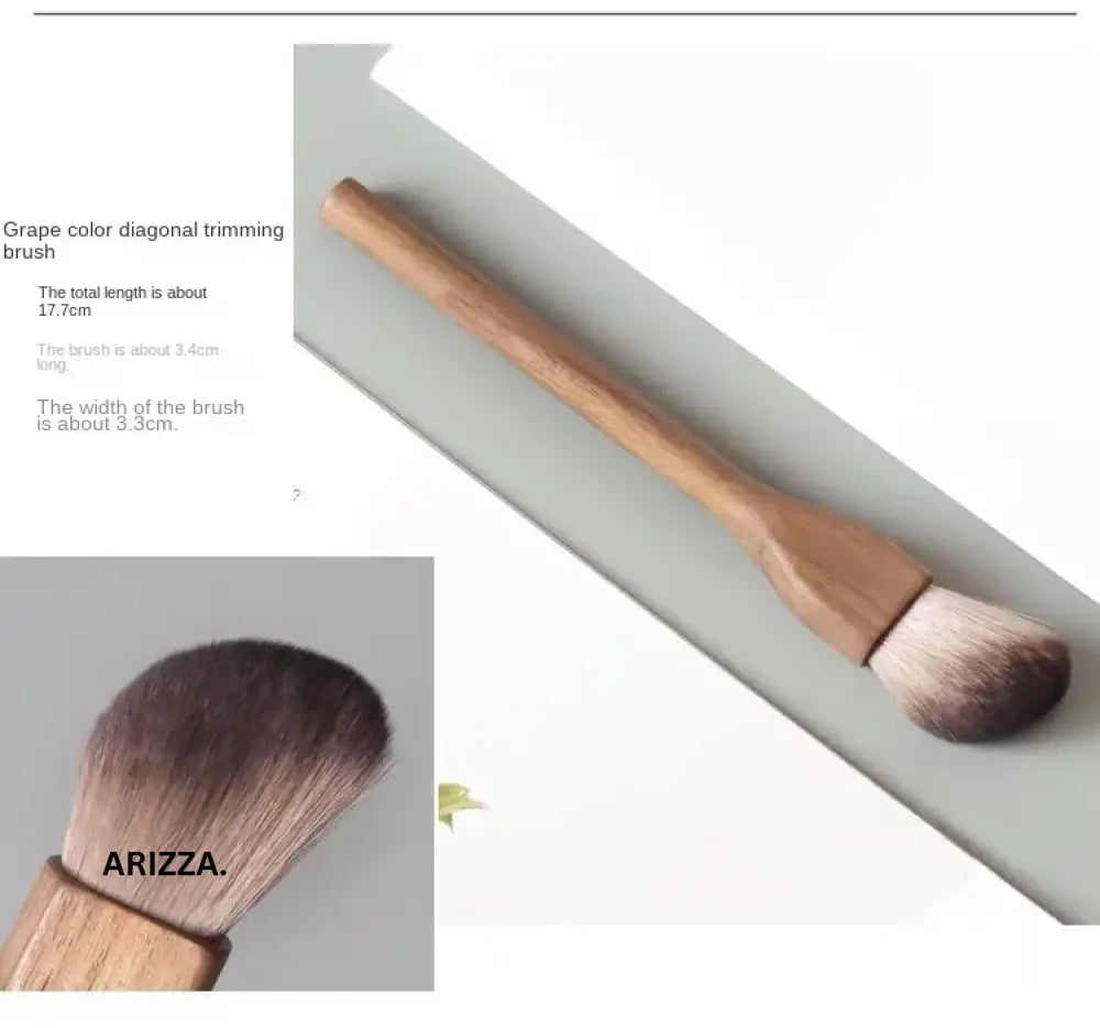Women Vintage Wood Handle Makeup Brush Contouring Brush